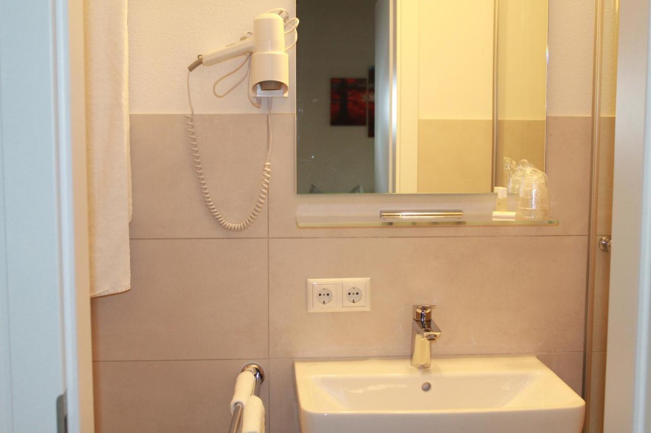 Gnadental-Stuberl Hotel Grossaitingen Luaran gambar